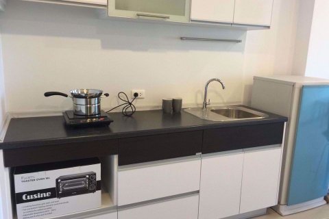 Condominio de 1 dormitorio en Huai Khwang, Bangkok, Tailandia № 76046 - foto 3