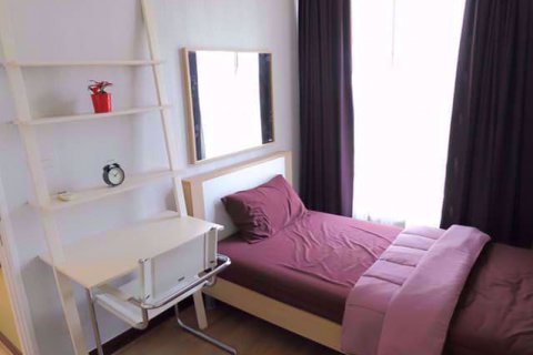 Condominio de 2 dormitorios en Phra Khanong, Bangkok, Tailandia № 76232 - foto 10