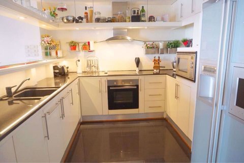 Condo in Bang Rak, Bangkok, Thailand, 1 bedroom  № 76211 - photo 6