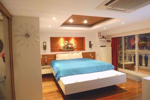 Condo in Bang Rak, Bangkok, Thailand, 1 bedroom  № 76211 - photo 13