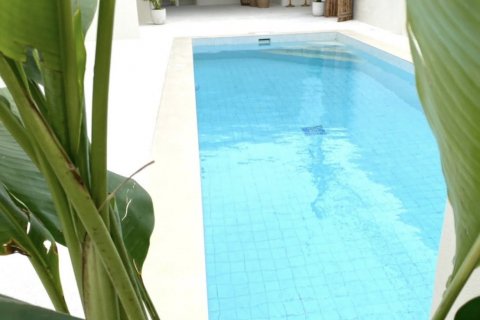 Casa de 5 dormitorios en Chon Buri, Tailandia № 133106 - foto 25