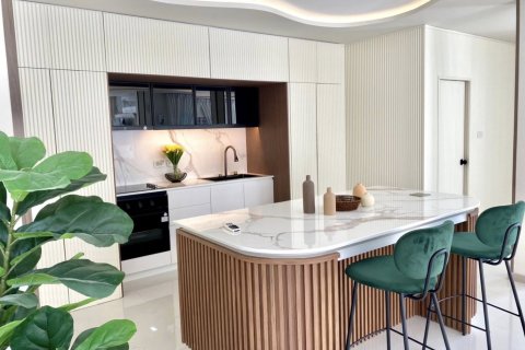 Casa de 5 dormitorios en Chon Buri, Tailandia № 133106 - foto 10