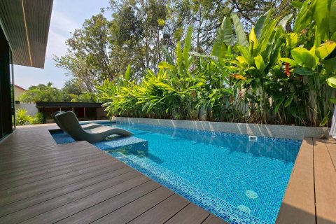 Casa de 4 dormitorios en Pattaya, Tailandia № 133108 - foto 6