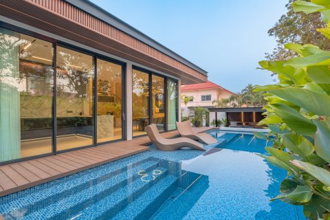 Haus in Pattaya, Thailand 4 Schlafzimmer № 133108