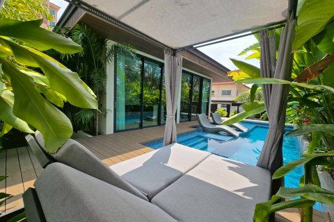 Casa de 4 dormitorios en Pattaya, Tailandia № 133108 - foto 5