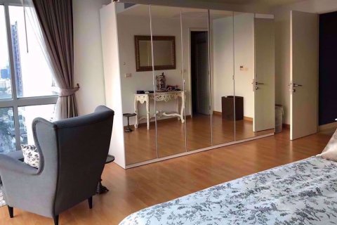 Condominio de 3 dormitorios en Khlong Toei, Bangkok, Tailandia № 76603 - foto 11
