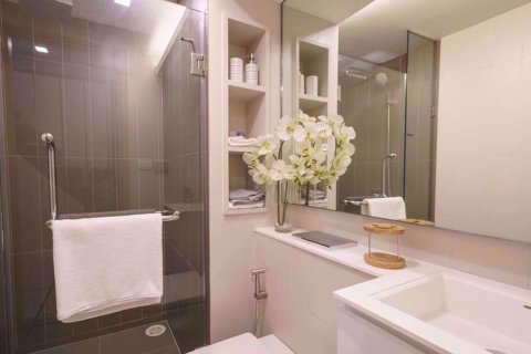 Dúplex de 2 dormitorios en Khlong Toei, Bangkok, Tailandia № 76609 - foto 11