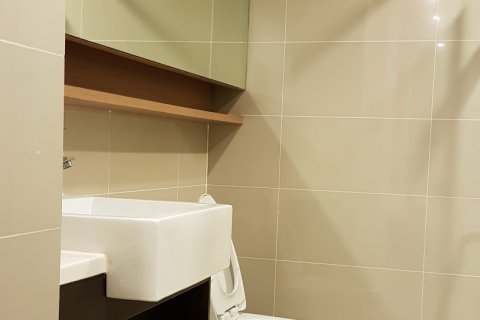 Condominio de 2 dormitorios en Bangkok, Tailandia № 144002 - foto 12