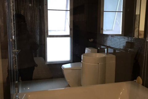 Condominio de 2 dormitorios en Bangkok, Tailandia № 144004 - foto 11