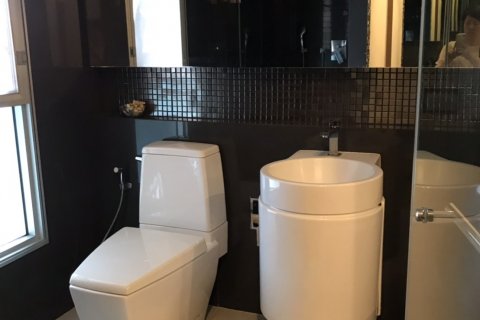 Condominio de 2 dormitorios en Bangkok, Tailandia № 144004 - foto 12