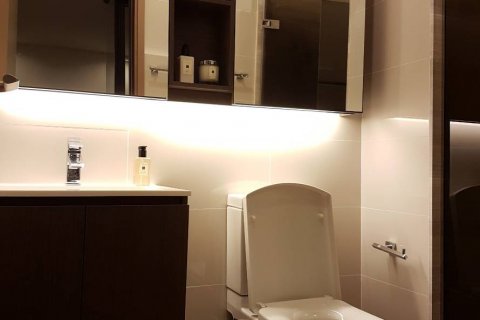 Condominio de 1 dormitorio en Phra Khanong, Bangkok, Tailandia № 143990 - foto 10