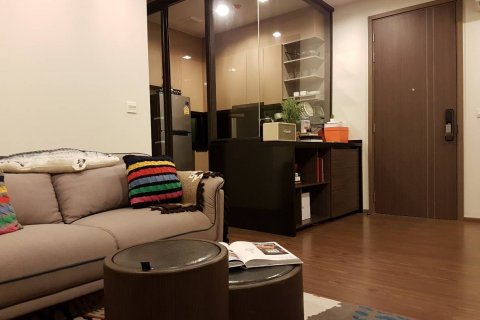 Condominio de 1 dormitorio en Phra Khanong, Bangkok, Tailandia № 143990 - foto 4