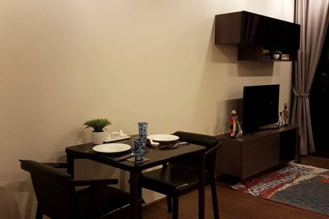 Condominio de 1 dormitorio en Phra Khanong, Bangkok, Tailandia № 143990 - foto 8