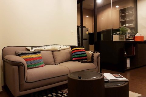 Condominio de 1 dormitorio en Phra Khanong, Bangkok, Tailandia № 143990 - foto 5