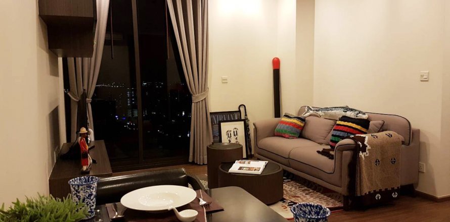 Condominio de 1 dormitorio en Phra Khanong, Bangkok, Tailandia № 143990