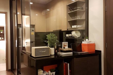 Condominio de 1 dormitorio en Phra Khanong, Bangkok, Tailandia № 143990 - foto 6