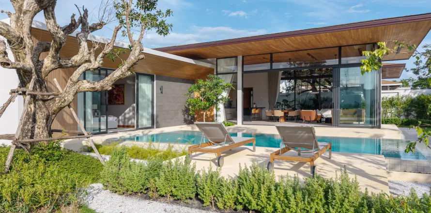 Villa in Phuket, Thailand 3 bedrooms № 107472