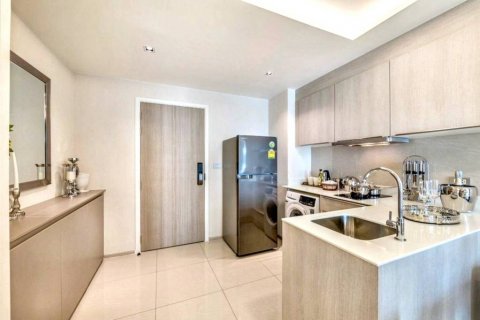 Condominio de 2 dormitorios en Khlong Toei, Bangkok, Tailandia № 125865 - foto 8