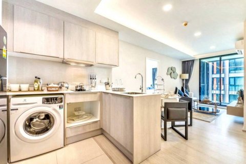 Condominio de 2 dormitorios en Khlong Toei, Bangkok, Tailandia № 125865 - foto 7