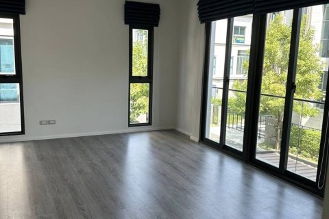 Casa de 4 dormitorios en Prawet, Bangkok, Tailandia № 125869 - foto 3
