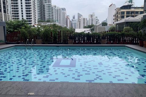 Condominio de 2 dormitorios en Watthana, Bangkok, Tailandia № 80358 - foto 14