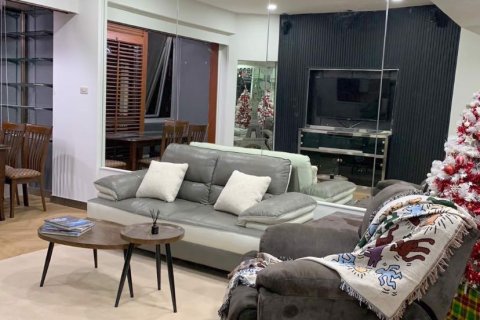Condominio de 2 dormitorios en Watthana, Bangkok, Tailandia № 80358 - foto 2