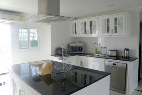 Condominio de 4 dormitorios en Pattaya, Tailandia № 126526 - foto 10