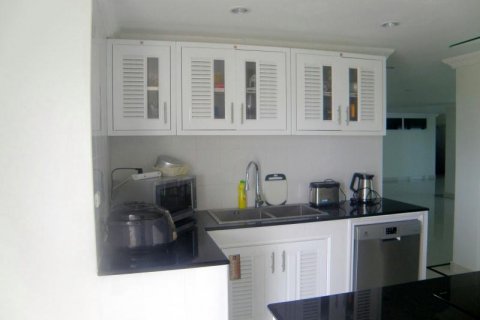 Condominio de 4 dormitorios en Pattaya, Tailandia № 126526 - foto 11