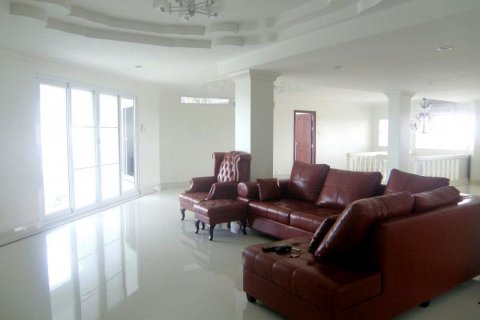 Condominio de 4 dormitorios en Pattaya, Tailandia № 126526 - foto 7