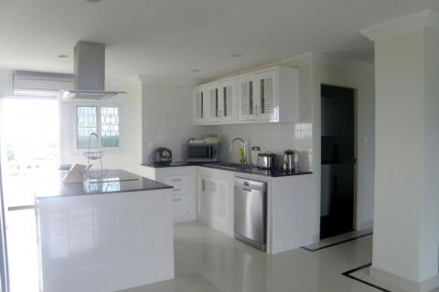 Condominio de 4 dormitorios en Pattaya, Tailandia № 126526 - foto 9