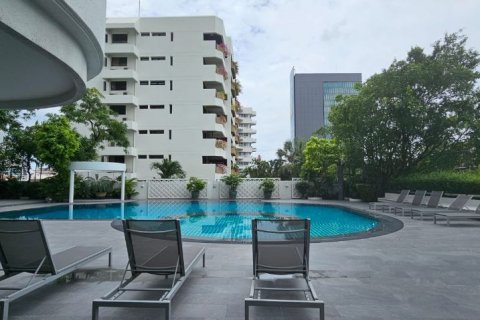 คอนโดมิเนียมในสาทร, กรุงเทพฯ, ประเทศไทย, 3 ห้องนอน № 123661 - รูปถ่าย 12