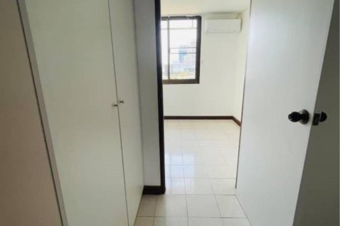 คอนโดมิเนียมในวัฒนา, กรุงเทพฯ, ประเทศไทย, 3 ห้องนอน № 123662 - รูปถ่าย 14