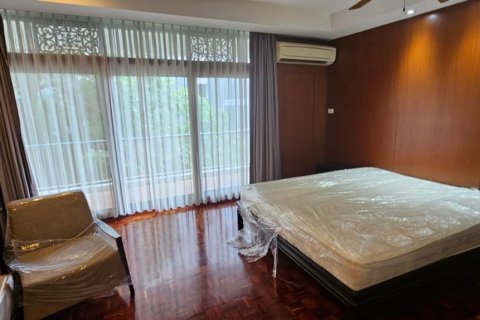 คอนโดมิเนียมในสาทร, กรุงเทพฯ, ประเทศไทย, 4 ห้องนอน № 123658 - รูปถ่าย 8