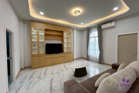 Casa de 4 dormitorios en San Sai, Tailandia № 132381 - foto 25
