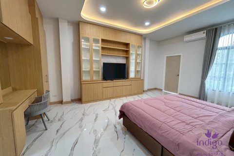Casa de 4 dormitorios en San Sai, Tailandia № 132381 - foto 17