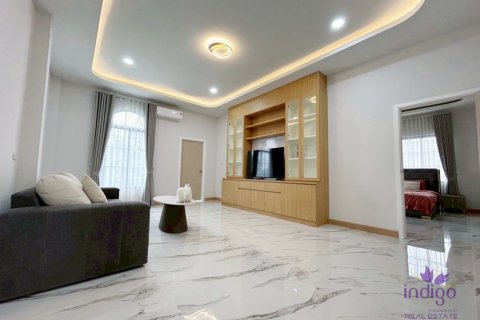 Casa de 4 dormitorios en San Sai, Tailandia № 132381 - foto 12