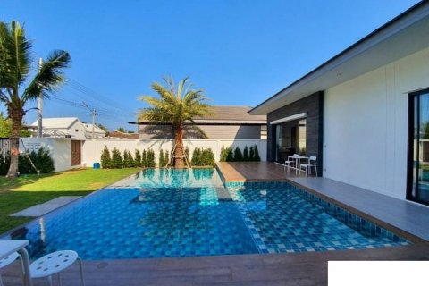Casa de 4 dormitorios en Hua Hin, Tailandia № 125199 - foto 3