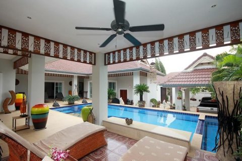Casa de 4 dormitorios en Hua Hin, Tailandia № 125196 - foto 3