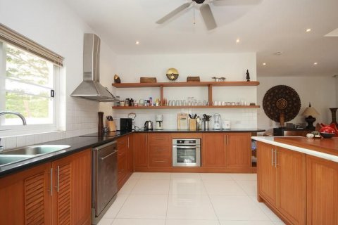 Casa de 4 dormitorios en Hua Hin, Tailandia № 125196 - foto 7