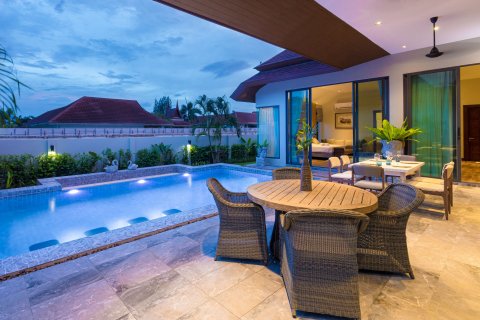 Casa de 3 dormitorios en Hua Hin, Tailandia № 125198 - foto 2