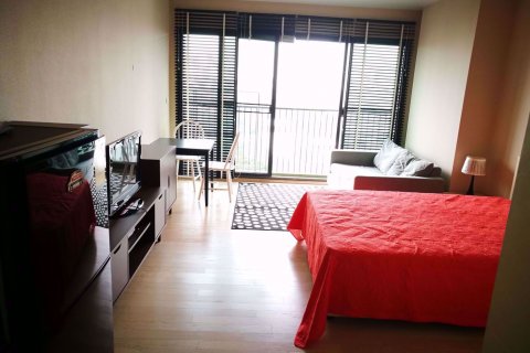 Studio in the Condo in Watthana, Bangkok, Thailand  № 76783