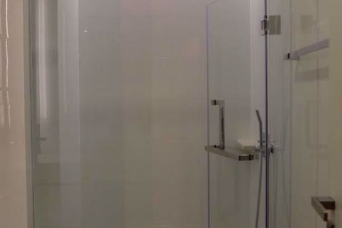 Condominio de 1 dormitorio en Khlong Toei, Bangkok, Tailandia № 76785 - foto 9