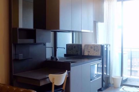 Condominio de 1 dormitorio en Khlong Toei, Bangkok, Tailandia № 76785 - foto 3