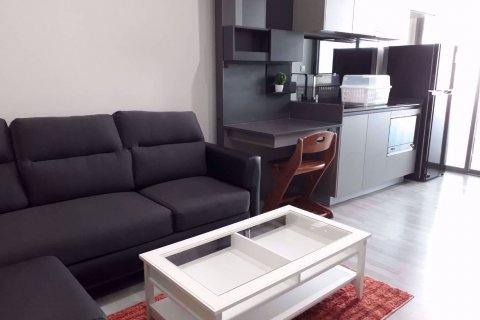Condominio de 1 dormitorio en Khlong Toei, Bangkok, Tailandia № 76784