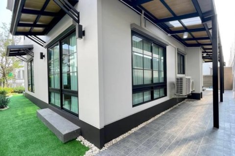 Casa de 4 dormitorios en Bangkok, Tailandia № 101930 - foto 6