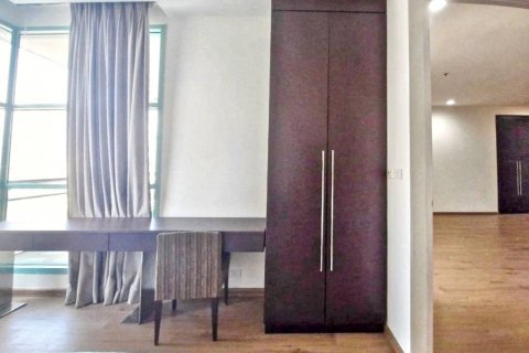 Condominio de 2 dormitorios en Bang Kho Laem, Bangkok, Tailandia № 120588 - foto 3