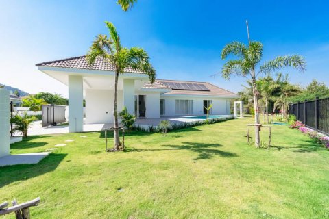Chalet de 3 dormitorios en Hua Hin, Tailandia № 120589 - foto 3