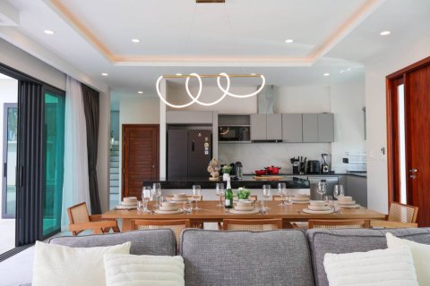 Chalet de 4 dormitorios en Phuket, Tailandia № 125918 - foto 10