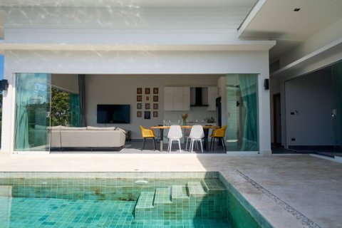 Chalet de 4 dormitorios en Surat Thani, Tailandia № 125921 - foto 2