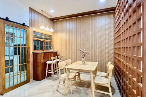 Casa de 4 dormitorios en Pattaya, Tailandia № 120971 - foto 3